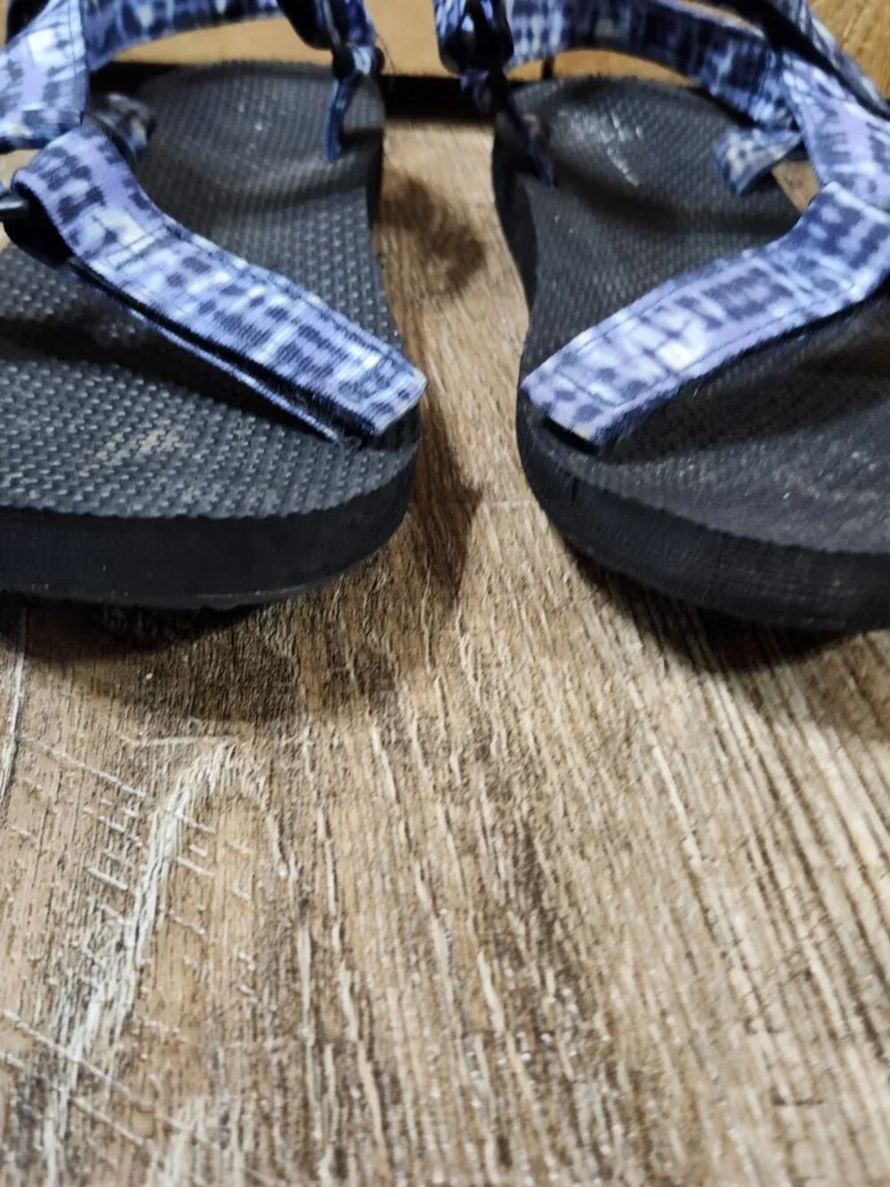 Time and Tru girls sandals